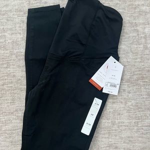 NWT- maternity jeans